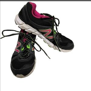 New Balance women’s running shoes size 8
